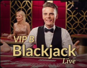 邵导很淡定！国足进球后，助教高举双拳庆祝，邵佳一显得很冷静